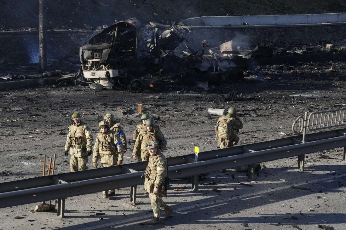 Russian, Ukrainian troops fight block by block in key city