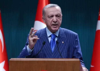 Erdogan halts talks with Greece as tensions flare again