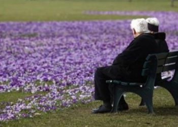 ‘Elderly People Feel Mobile Phones Impact Their Interactions With The Young’