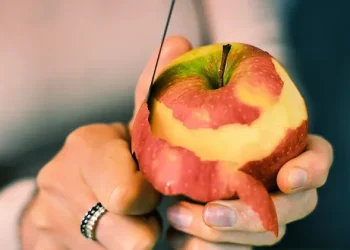 Fruit And Veg: Is It Better To Peel Them?