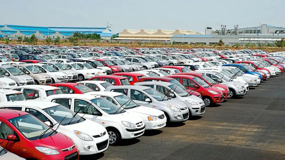 Passenger Vehicle Makers To Invest Rs 65,000 Crore By FY25: Report
