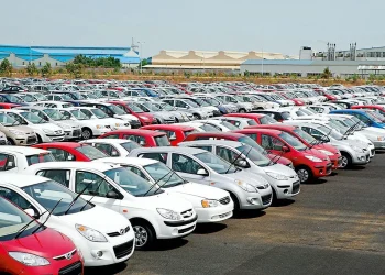 Passenger Vehicle Makers To Invest Rs 65,000 Crore By FY25: Report