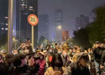 Covid protests escalate in Guangzhou as China lockdown anger boils
