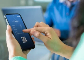 Why Booking Travel On Your Phone Is A Bad Idea