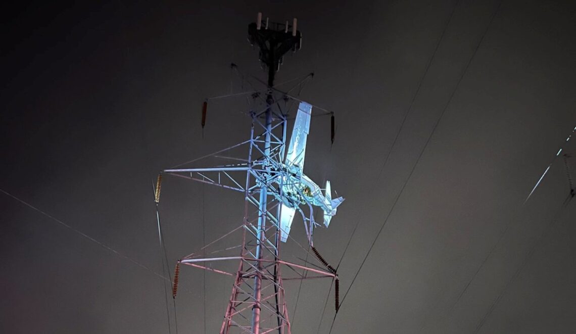 Power outage in Maryland US as plane crashes into electricity tower