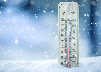 Kashmir, Ladakh Freeze Amid Sub-Zero Temperatures