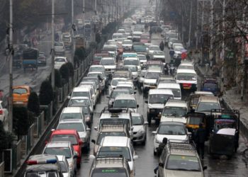 Court directs traffic police to halt issuing of e-challans