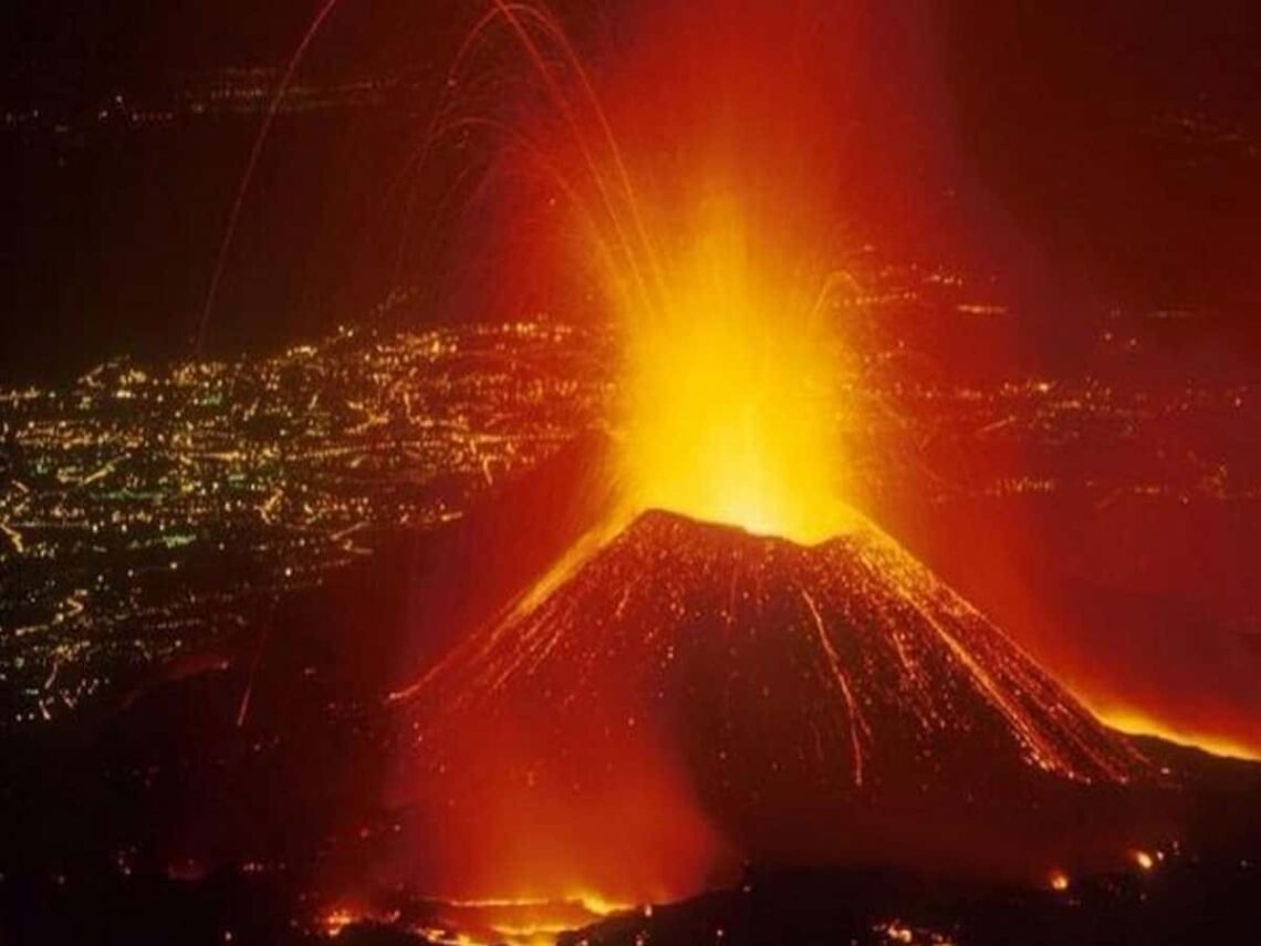 World’s largest volcano in Hawaii erupts after nearly 4 decades