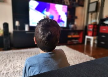Excessive TV viewing in childhood can later lead to smoking, gambling: Study