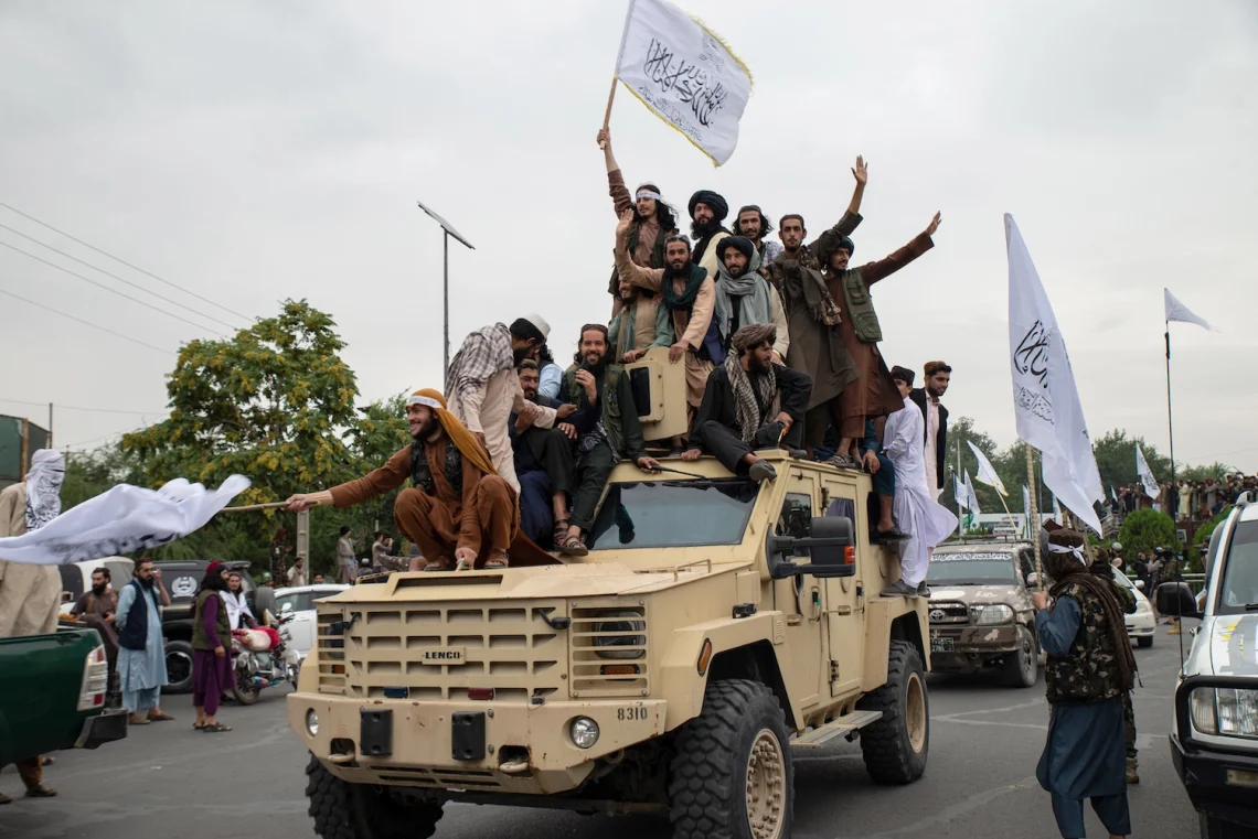 Taliban Bans Female NGO Staff, Aid Agencies Halt Afghan Work