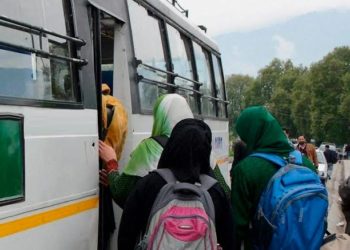 Seat Reservation: Women Commuters Continue To Suffer In Valley As Traffic Authorities Fail To Implement Its Own Directive 
