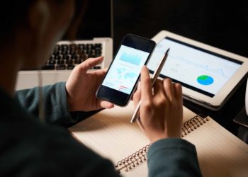 Connectivity Proves Critical As More Than Half Of Entrepreneurs Run Business From Their Phone