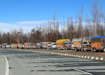 One-Way Traffic Restored On Srinagar-Jammu Highway