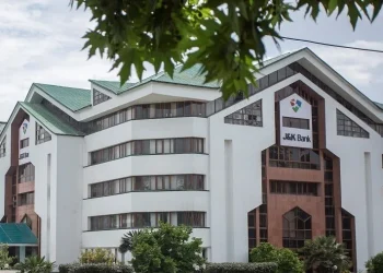 CAG Pulls Up J&K Bank For Hiring Broadway Hotel For Its Operations