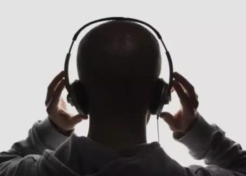 World Hearing Day: DAK Warns Against Excessive Use Of Earphones