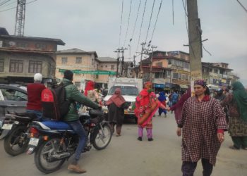 Electricty Snapped In Rainawari After Locals Resist Installation Of Smart Meters