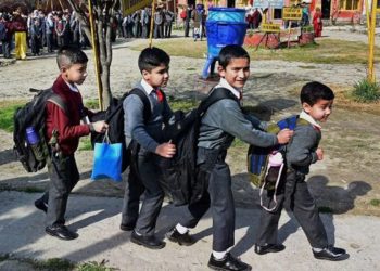Schools Reopen In Kashmir, Parents Unhappy Over ‘Too Early’ Timings In Srinagar