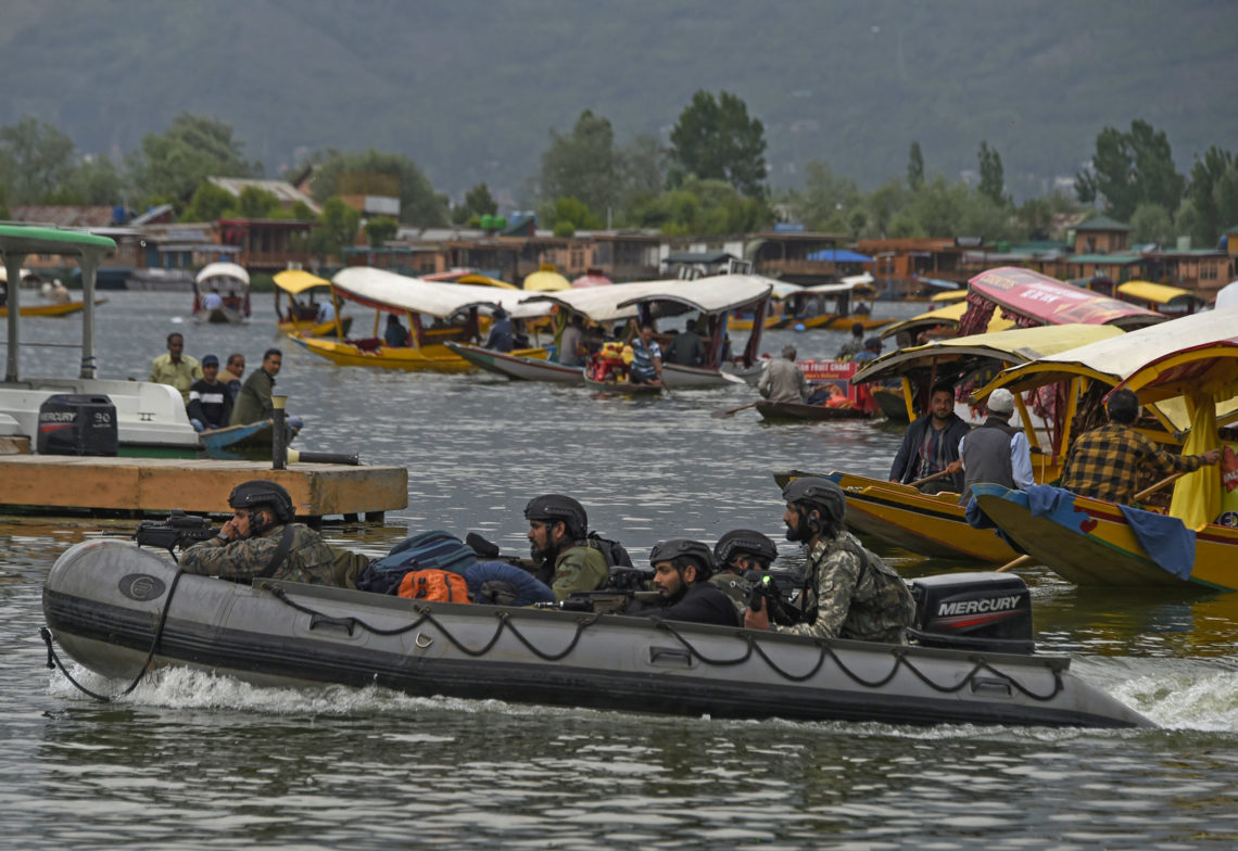 G-20 Meet: Marine Commandos Patrol Dal Lake In Srinagar