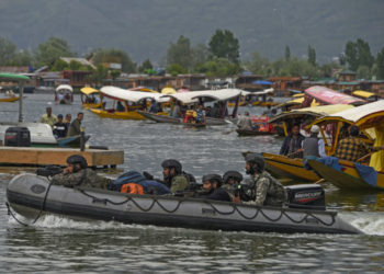 G-20 Meet: Marine Commandos Patrol Dal Lake In Srinagar