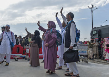 First Batch Of Pilgrims Leaves For Hajj