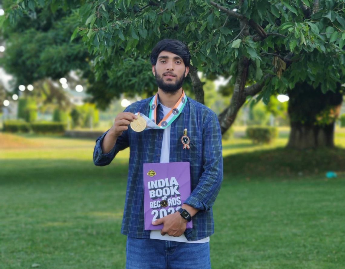 ‘Keashur Praw’ Makes It To India Books Of Records For Promoting Kashmiri Language