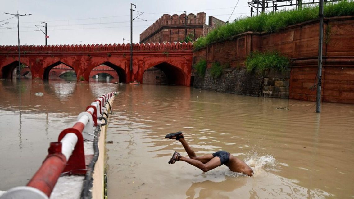 Delhi Races to Open Jammed Flood Gates as River Surge Halts City
