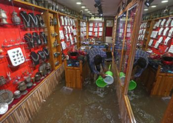 ‘Not So Smart’: Nearly Half A Dozen Shops Inundated At Srinagar’s Polo View Market
