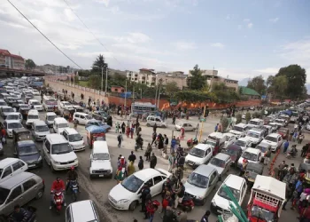 Traffic Chaos: Mismanagement Slows Down Traffic In Srinagar
