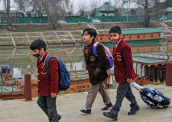Amid Freezing Conditions, PSAJK Urges Govt To Announce Early Winter Vacation