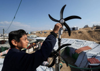 Teenage ‘Newton Of Gaza’ Creates System To Light Up Family Tent