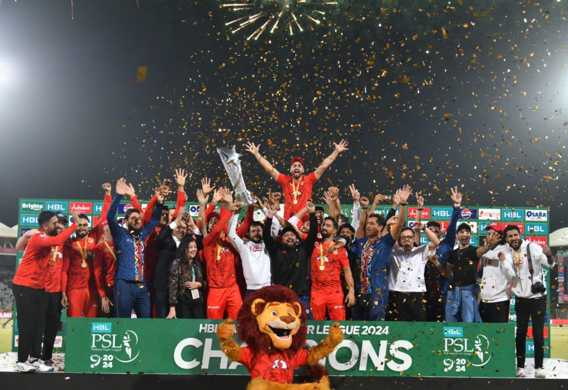 PSL: Islamabad United Beat Multan Sultans In Last-Ball Thriller To Clinch Third Title