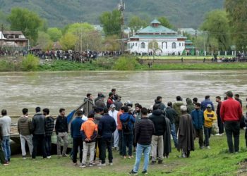 Boat Capsizes In River Jhelum; Mother, Twin Kids, Boatman Among 6 Dead, 3 Still Missing