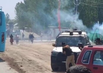 Several Injured After Water Scarcity Protest Turns Violent In North Kashmir’s Pattan