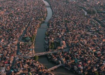Srinagar Admin Orders Fencing On Bridges To Curb Rising Suicide Attempts
