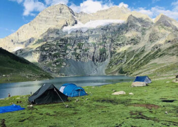 Kashmir’s Pristine Lakes Turning Into Trash Dumps