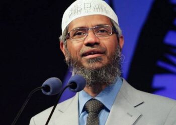 Zakir Naik Arrives In Pakistan, Gets Grand Welcome
