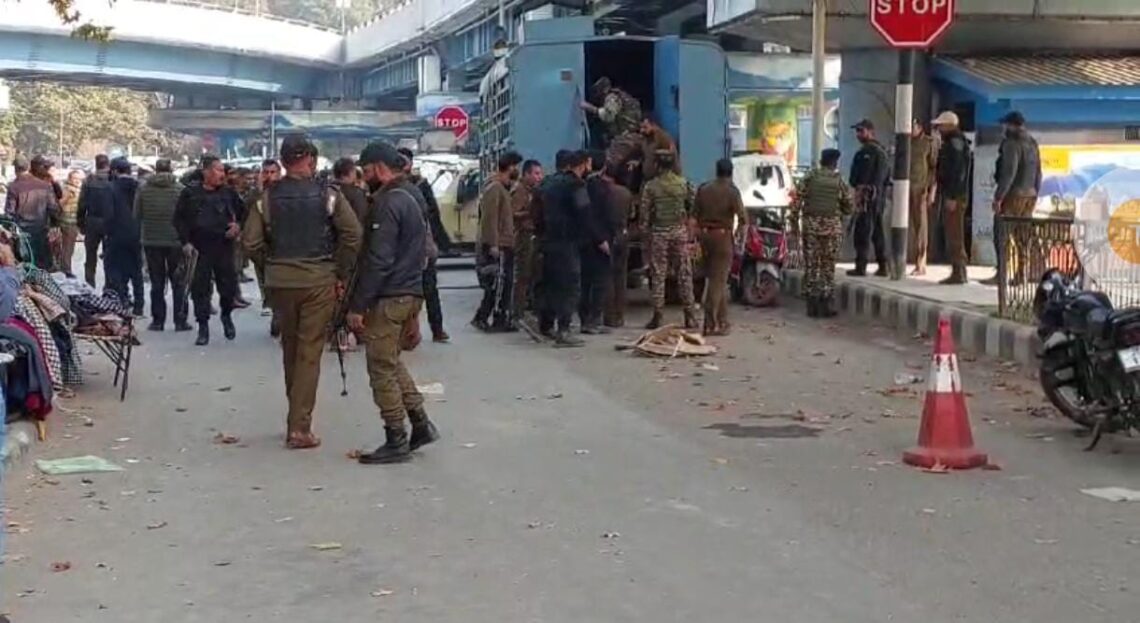 Grenade Blast At Sunday Market Srinagar, 6 People Injured
