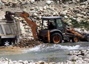 Kashmir’s Water Ecosystems Under Threat from Unregulated Mining: NIDM Report