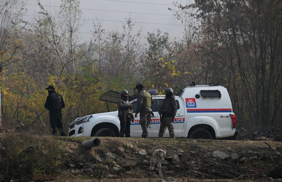 Police Rescue Two Trekkers During Security Operation in Srinagar’s Zabarwan Hills