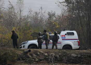 Police Rescue Two Trekkers During Security Operation in Srinagar’s Zabarwan Hills