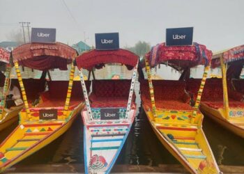 Srinagar’s Dal Lake Shikaras Now Available on Uber