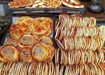 Kashmir’s ‘Kandur Roti’ Becomes Costlier, Locals Demand Govt Action