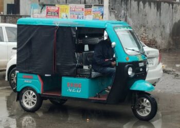 E-Rickshaw Fares Fixed at ₹10/Km, Petrol Autos to Install Meters: Transport Commissioner