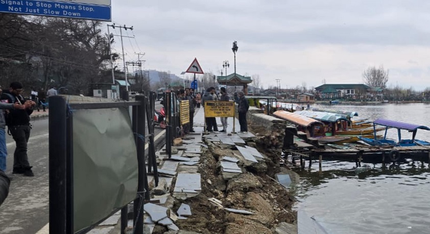 Dal Lake’s Footpath Damaged by Erosion