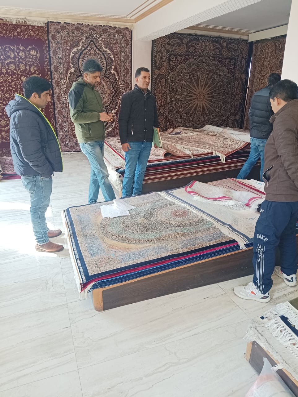 J&K Govt Intensifies Drive Against Fake Kashmiri Hand-Made Carpets