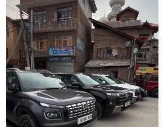 Locals Fume as Car Dealers Turn Srinagar Roads into Showrooms