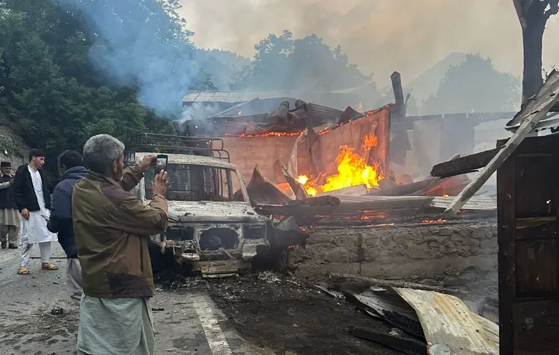 Heavy Shelling By Pakistan Along LoC In J&K