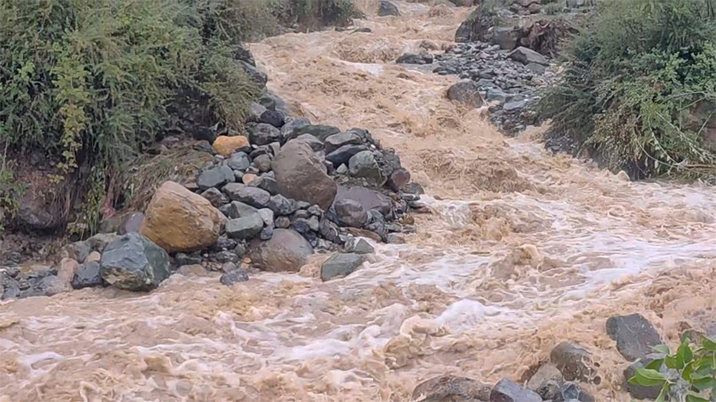 IMD Issues Flash Flood Alert for 12 Districts in J&K