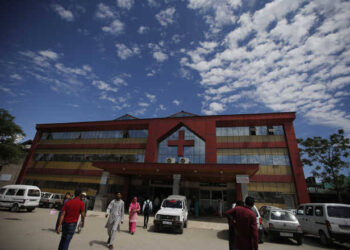 Kashmir Hospitals Choked By Unregulated Vendors, Vehicles