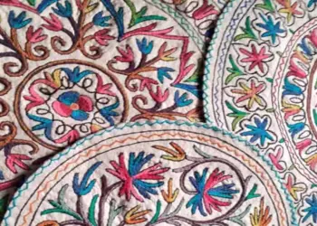 Govt Approves Funds to Revive Traditional Namda Craft in Kashmir